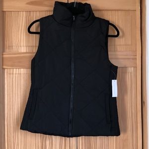 NWT Black Puffer Vest New York & Company